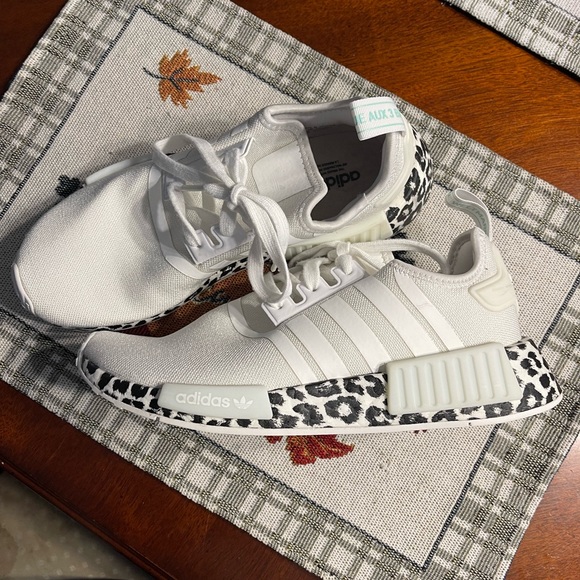 Adidas - Picture 1 of 4